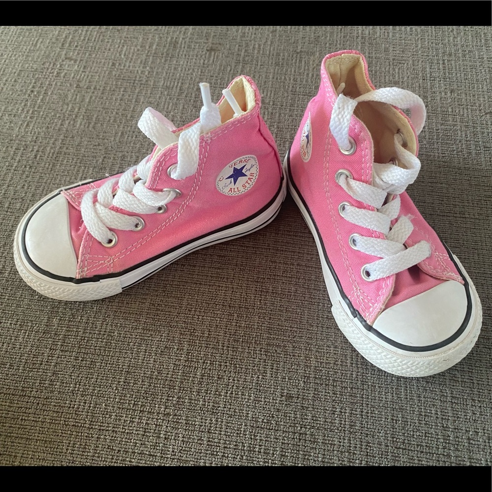 Lot of 5 toddler shoes and slippers sz 5